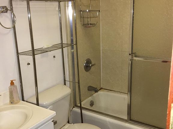 5th image of 7160 162nd St APT 3B