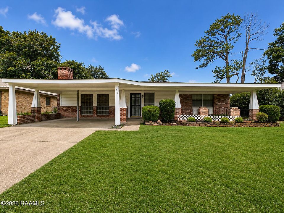 1st image of 135 Radcliffe Dr