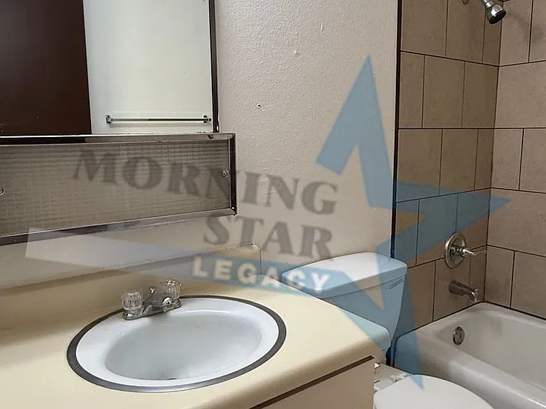 Puerta Del Sol Apartments — Photo 15