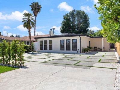 22452 Dolorosa St, Woodland Hills, CA, 91367