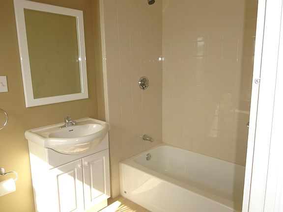 4th image of 447 W Broadway #1