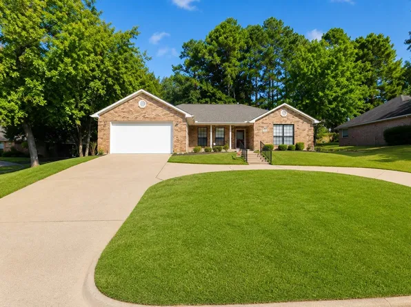 2011 Wickersham Dr, Huntsville, TX 77340