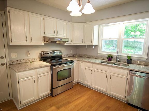 3rd image of 8406 Birchdale Dr