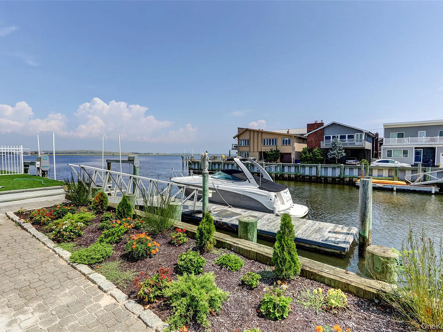 3 bed, 2.5 bath, 2520 sqft, $11,000 — Photo 4