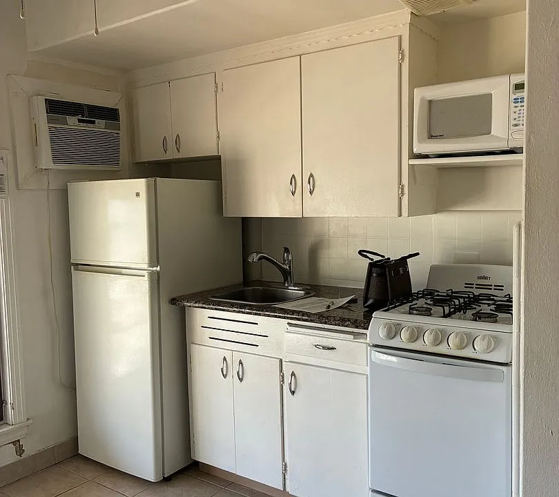 2727 I St