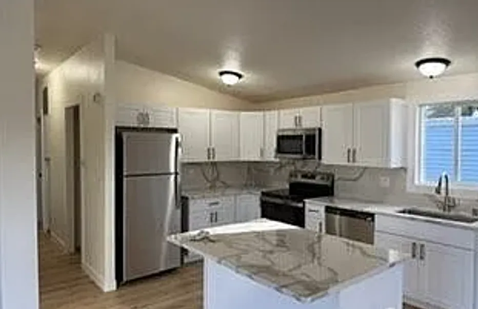 3 bed, 1248 sqft, $1,995 — Photo 4
