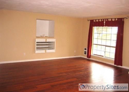2nd image of 7818 Royal Oak Dr SE