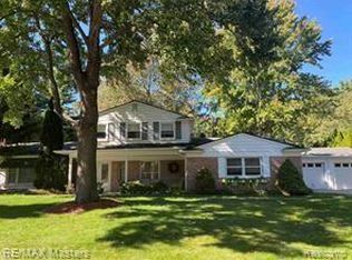 37457 Tall Oak Dr, Clinton Township, MI 48036