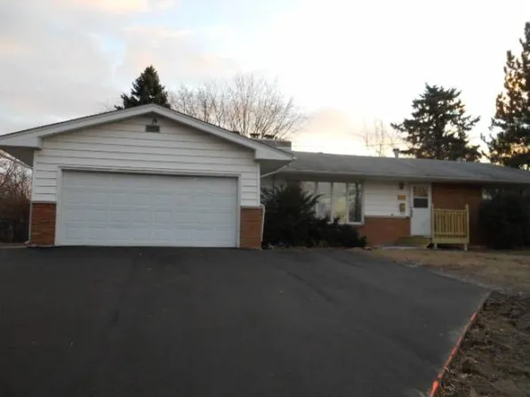 7011 42nd Ave N, Crystal, MN 55427