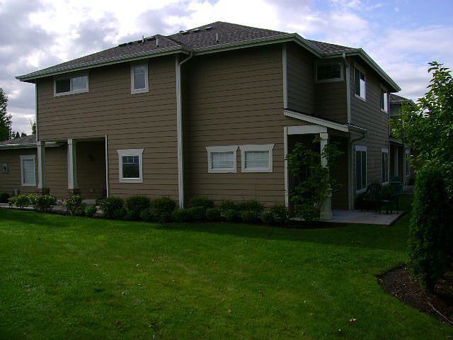 Large side yard