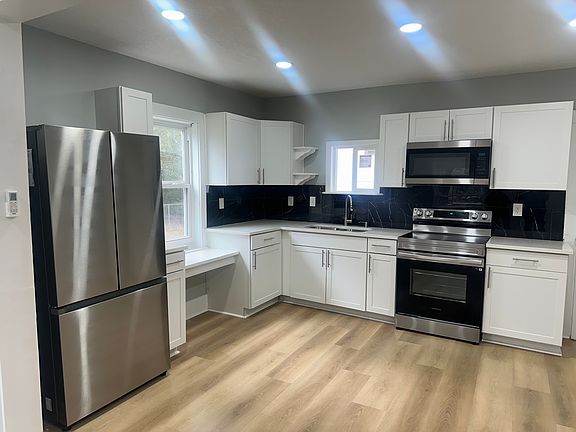 2nd image of 3524 Bowden Rd S