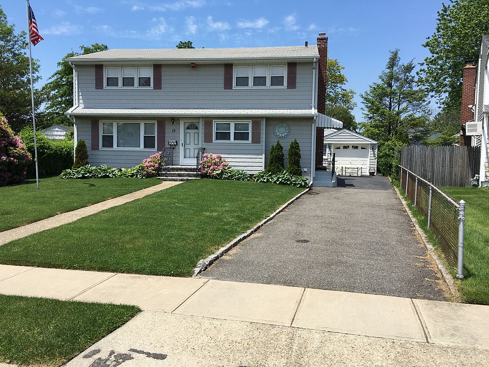 1st image of 19 Croyden Ln