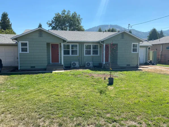 1851 SE Cloverlawn Dr, Grants Pass, OR 97527