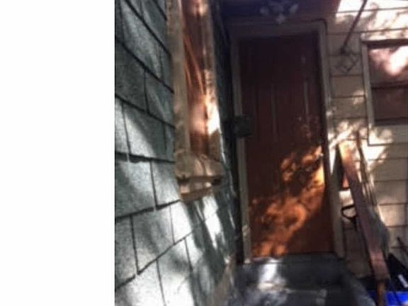 4th image of 5939 N Park Ave