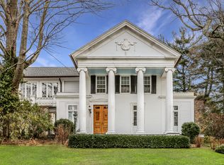 817 Sasco Hill Rd, Fairfield, CT 06824