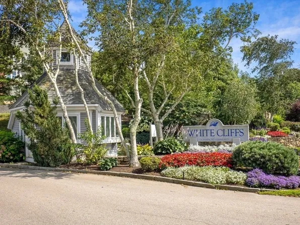 42 Fairway Dr, Plymouth, MA 02360