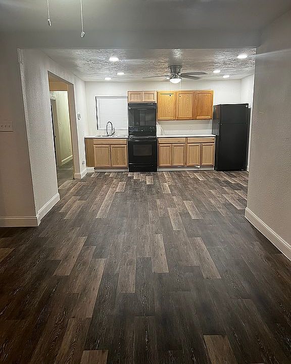 1st image of 3212 Nandina Dr