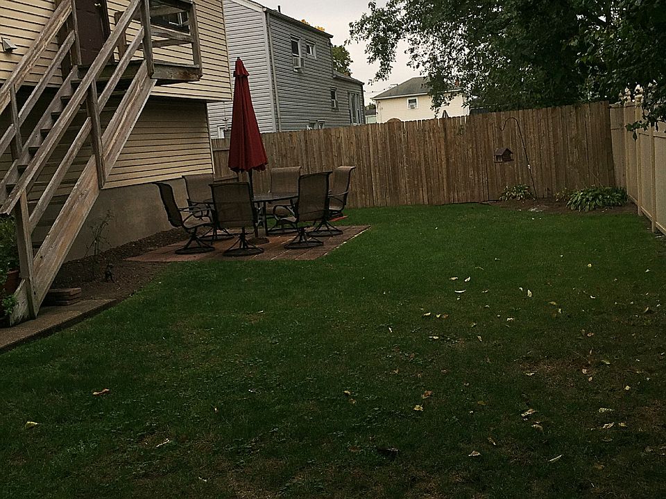 2nd image of 75 William St