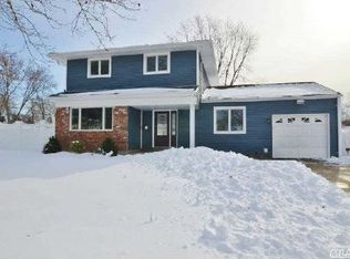 4 Pomper Ct, East Northport, NY 11731