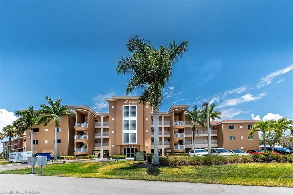 2 bed, 2.0 bath, 1381 sqft, $1,650 — Photo 2