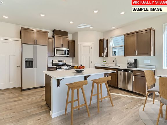 3rd image of 8277 SE Apricot Ln
