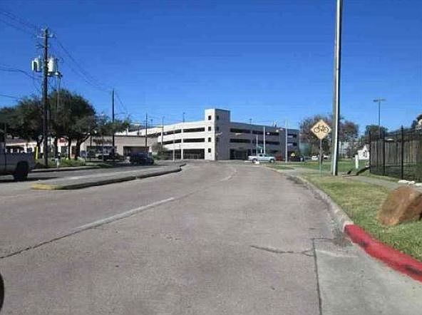 2nd image of 6930 Woodridge Row Dr