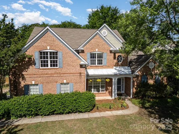 6904 Mordred Ln, Charlotte, NC 28277