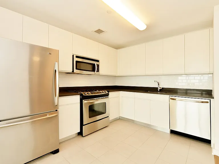 511 47th Ave #5E — Photo 2