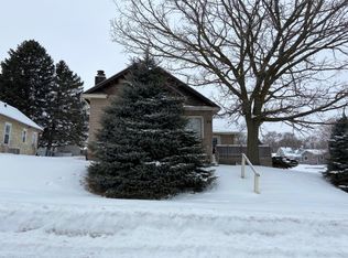 2105 S Cecelia St, Sioux City, IA 51106