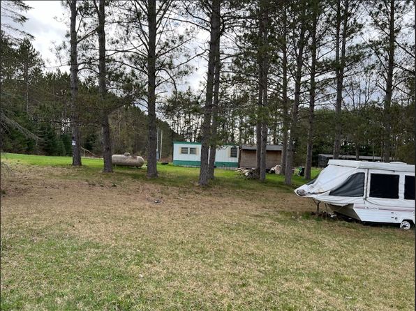 1329 Lake Station Ave, Harrison, MI 48625