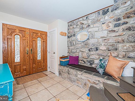 3rd image of 16834 Buck Lantz Rd