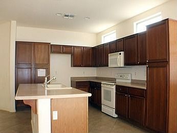 4th image of 62 W Cedar Dr