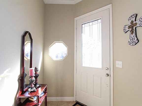 3rd image of 2028 Yale Dr