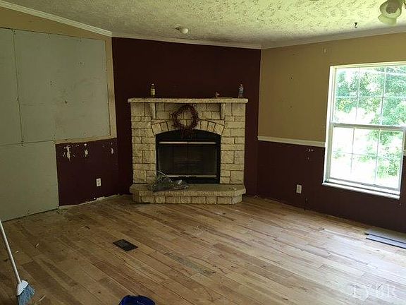 2nd image of 575 Contractors Ln