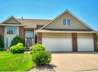 1790 Andrews Dr, Pleasant Hill, IA 50327