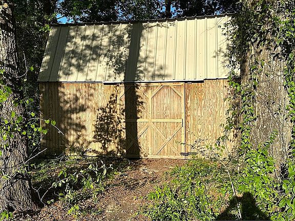 3rd image of 15 Heatherland Dr