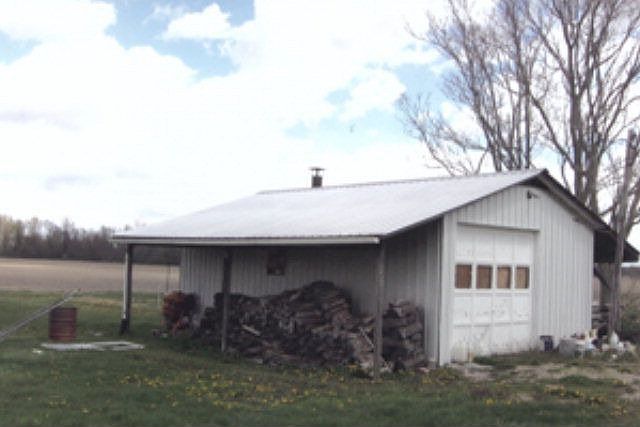 2nd image of 5620 Hook Rd