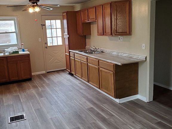 4th image of 3415 Wilson St