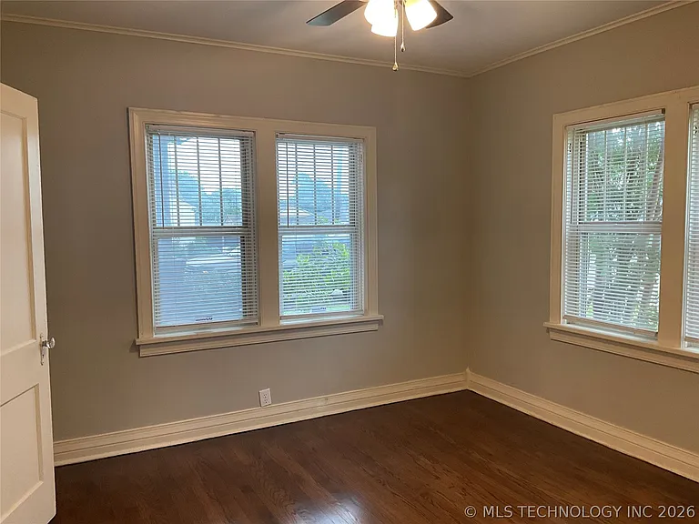1104 N Gary Pl — Photo 15