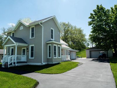 430 Prospect AVENUE, Pewaukee, WI, 53072