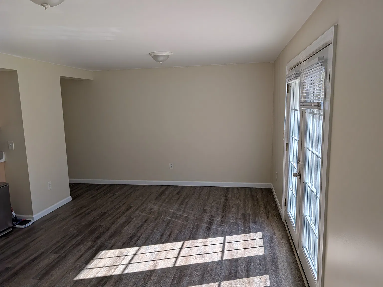 2 bed, 800 sqft, $1,800 — Photo 2