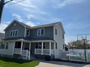 49 Broad St, Warwick, RI 02888