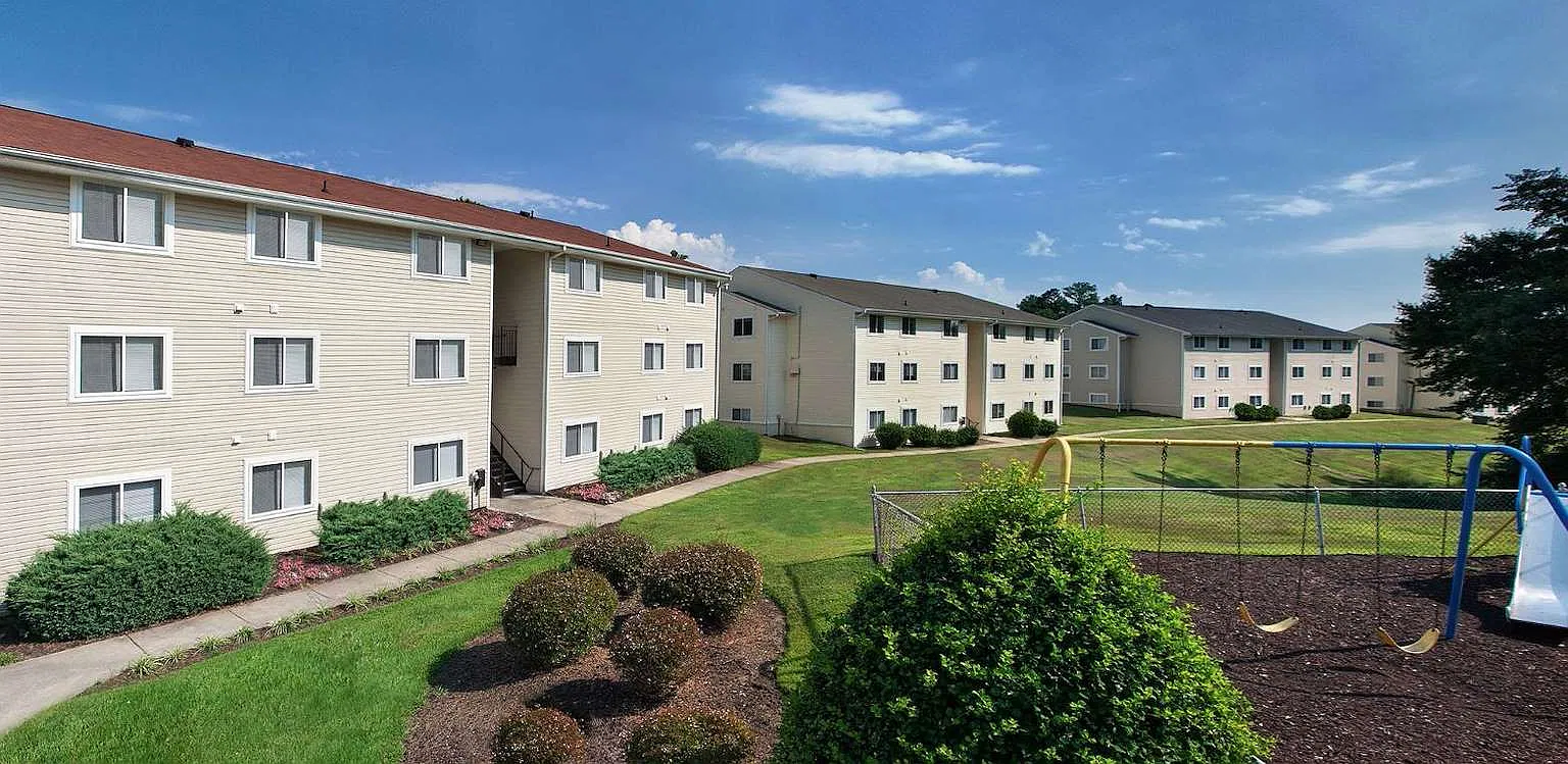 Colonial Ridge Apartments — Photo 3
