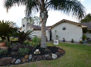 503 Avenue I St, Alvin, TX 77511