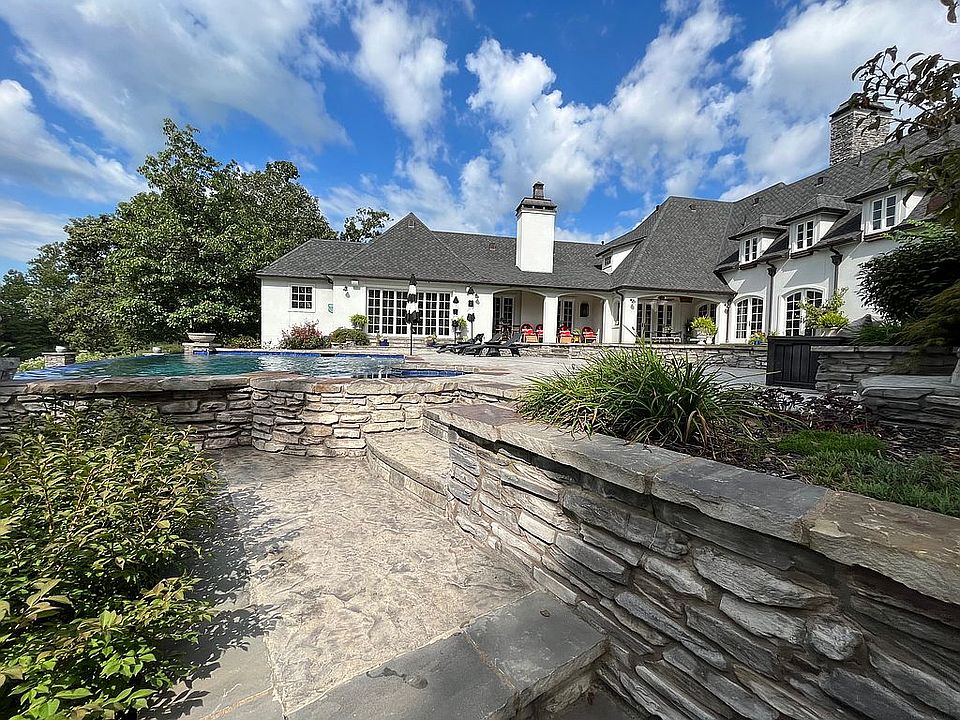 2nd image of 18463 Pepper Hills Dr