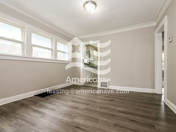 1588237_003_living_room_4.jpg