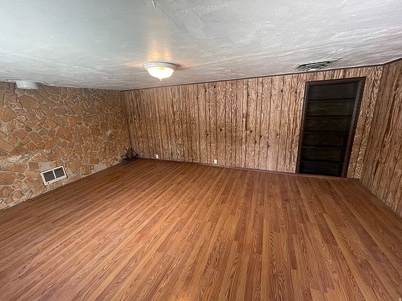 4th image of 634 Toana St