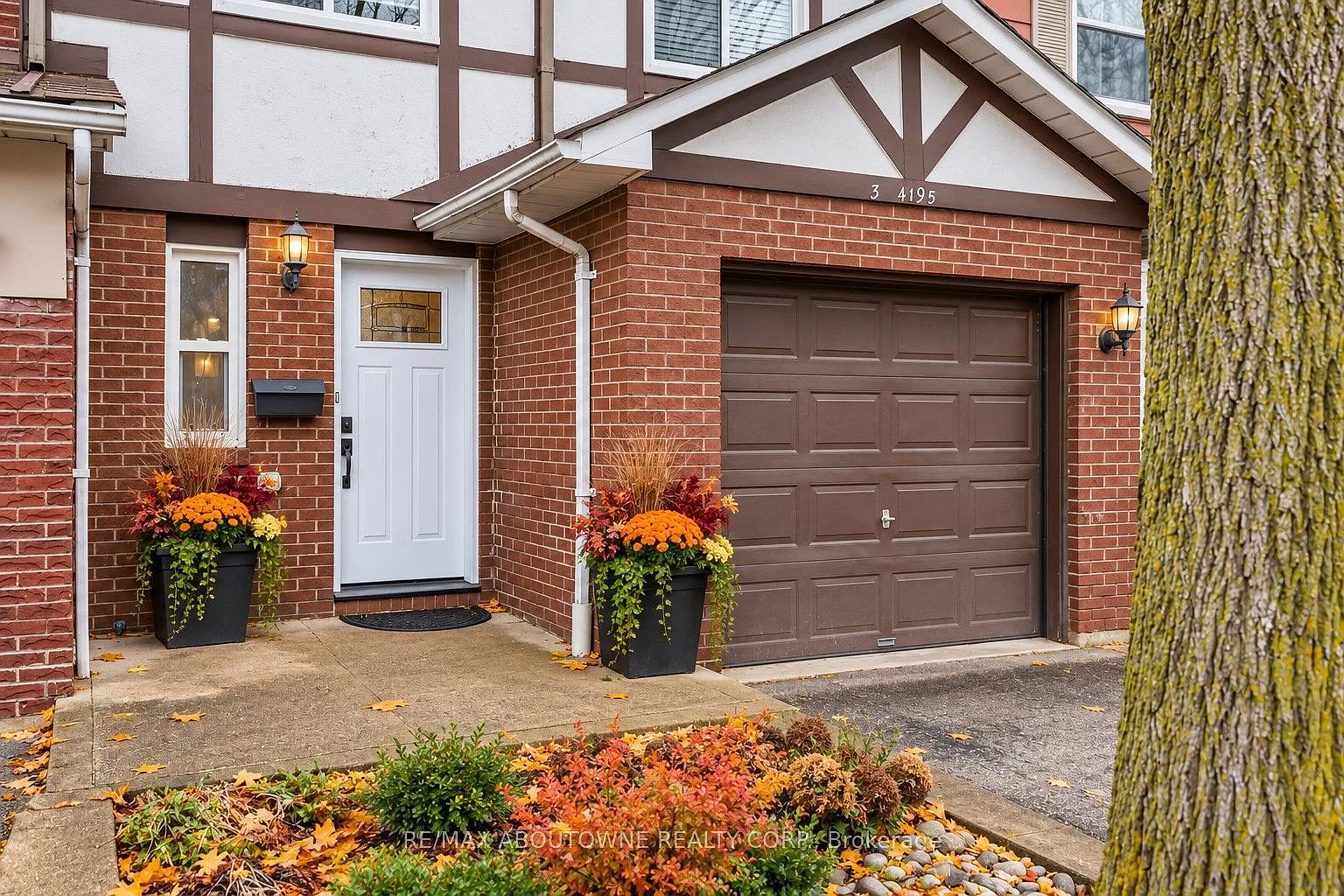 3 bed, $3,300 — Photo 2