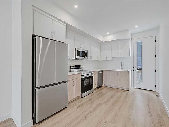 3rd image of 3550 W 45th St SW #103