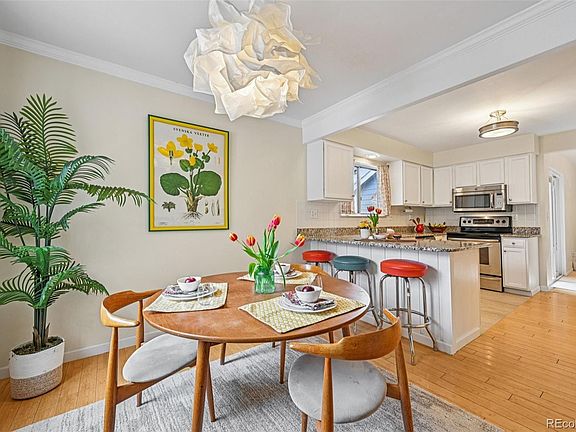 4th image of 8079 Meadowdale Square